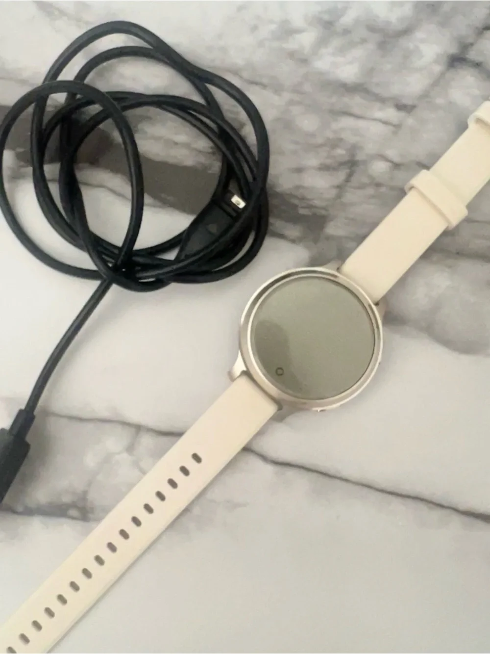 Garmin Lily 2 Active Smartwatch in Lunar Gold/Bone